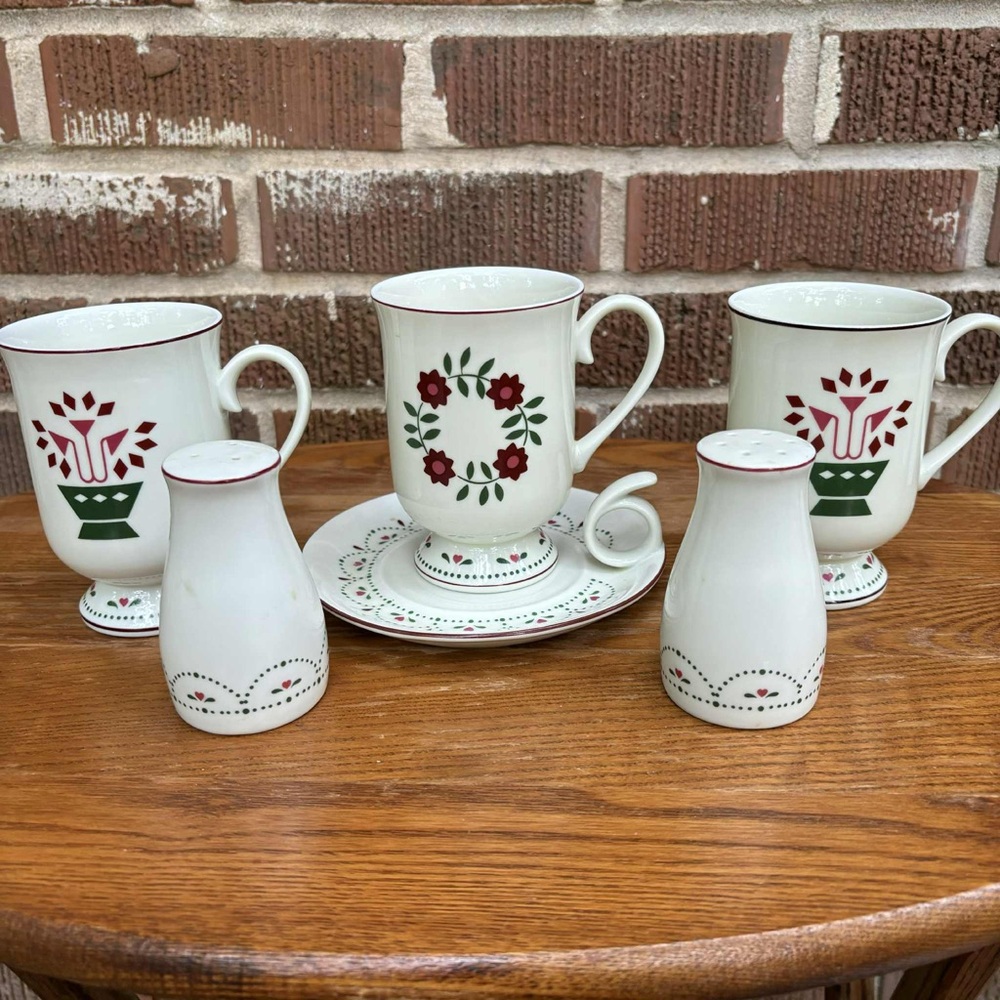VTG Porcelain 3 Footed Mugs 1 saucer with handle Salt Pepper Quilting Pattern